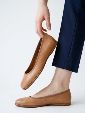 KORK-EASE Palermo Leather Flat In Taupe, 8.5